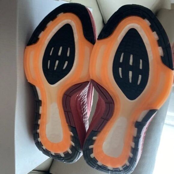 NEW BOX Adidas Women’s UltraBoost 22 Running Size 7.5 Wonder Red Pink| GX9133 | - Picture 7 of 9